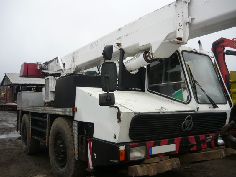 25 tonnás KRUPP KMK 2025 autódaru