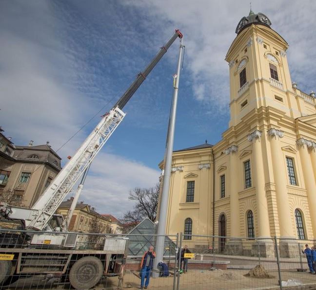 Zászlótartó daruzás