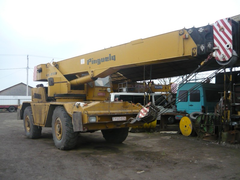 25 tonnás Pinguely TT260 autódaru